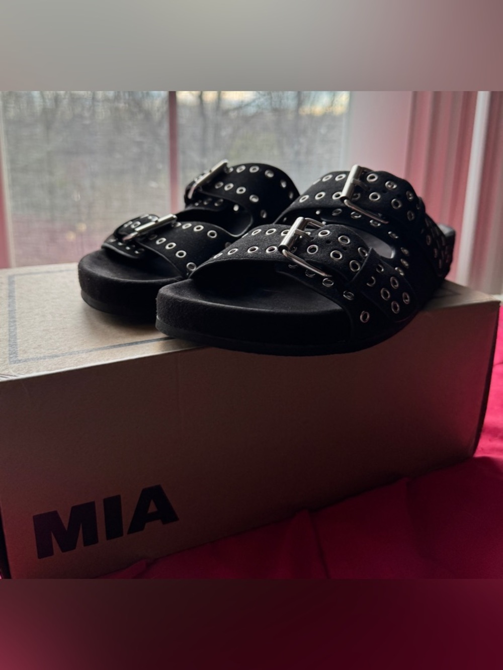 MIA. Brooklyn Sandals - Picture 2 of 5